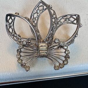 Vintage Sterling Silver Art Deco Bow Brooch – 15g Rhinestone Ribbon Pin